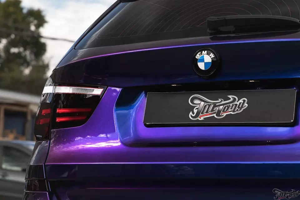 BMW X3. Полный окрас кузова в сине-фиолетовый перламутр.